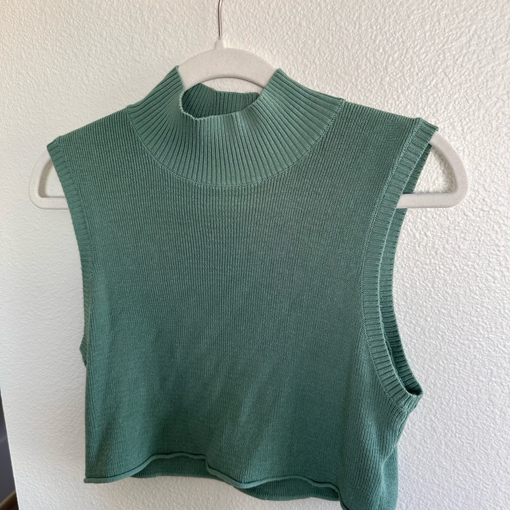 Green Sweater Tank - Picture 3 of 6